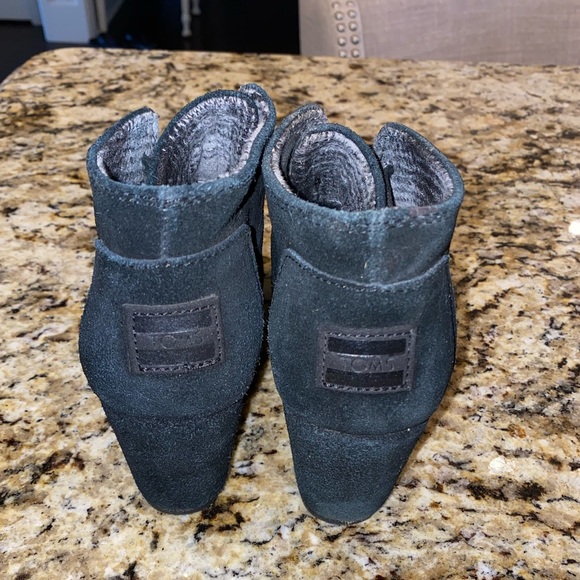 Women’s Tom’s wedge bootie - Picture 2 of 3